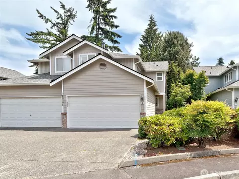 10105 6th Dr SE #B, Everett, WA 98208