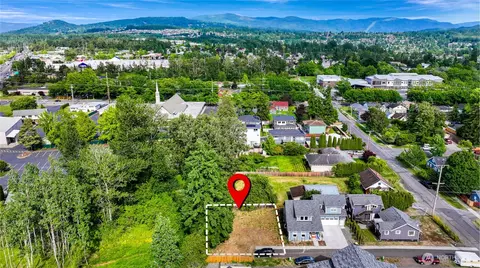607 E Illinois St, Bellingham, WA 98225