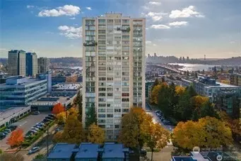 4540 8th Ave NE #1102, Seattle, WA 98105