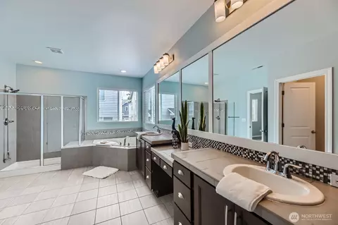Bath - 3613 198th Pl SE, Bothell, WA 98012 photo 3 of 4