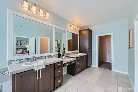 Bath - 3613 198th Pl SE, Bothell, WA 98012 photo 2 of 4