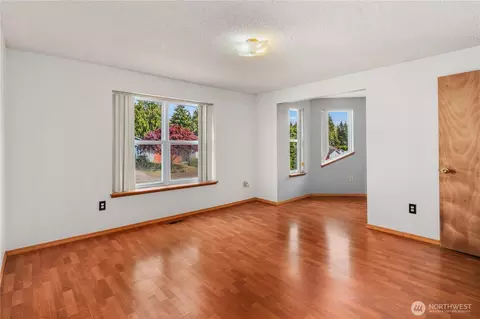 Living - 7402 7th Dr W, Everett, WA 98203 photo 10 of 10