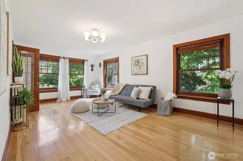 408 Bellevue Ave E #206, Seattle, WA 98102