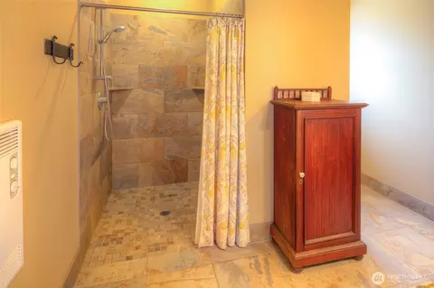 Bath - 512 May St, Twisp, WA 98856 photo 1 of 2