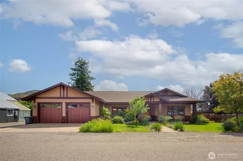 Exterior - 512 May St, Twisp, WA 98856 photo 2 of 13