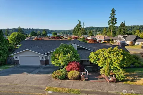 3693 Edwards Dr, Gig Harbor, WA 98335