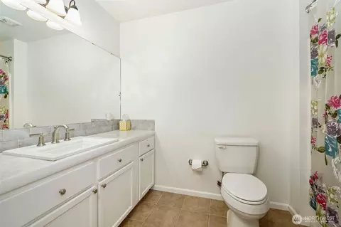 Bath - 901 E Marine View Dr #206, Everett, WA 98201 photo 2 of 2