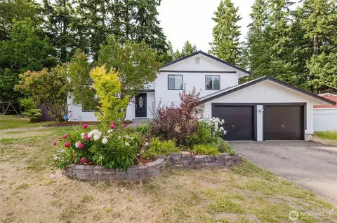 8417 Hickory Pl NE, Bremerton, WA 98311