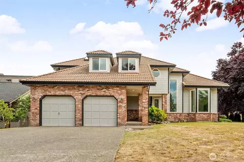 19724 Island Pkwy E, Lake Tapps, WA 98391