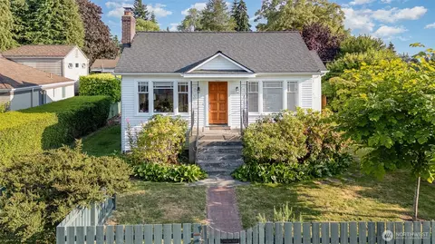 515 N 122nd St, Seattle, WA 98133