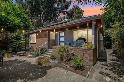 6412 SW Hinds St, Seattle, WA 98116