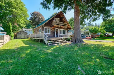 2111 Maple St, Point Roberts, WA 98281
