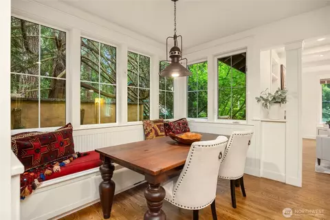 473 Glen Hollow Pl SW, Bainbridge Island, WA 98110