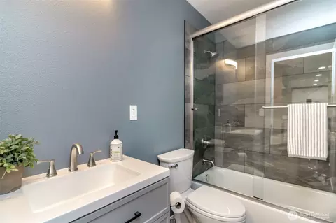 Bath - 318 Mill Ave SE, Orting, WA 98360 photo 1 of 3