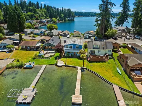 4305 Peninsula Rd, Stanwood, WA 98292