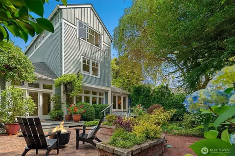 3863 E Olive St, Seattle, WA 98122