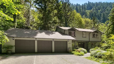 24016 SE 111th St, Issaquah, WA 98027