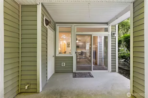 Exterior - 12712 Admiralty Way #E-101, Everett, WA 98204 photo 4 of 4