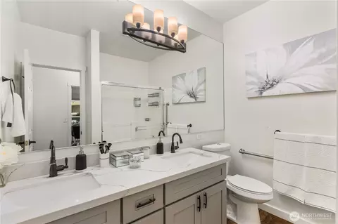 Bath - 12712 Admiralty Way #E-101, Everett, WA 98204 photo 2 of 5