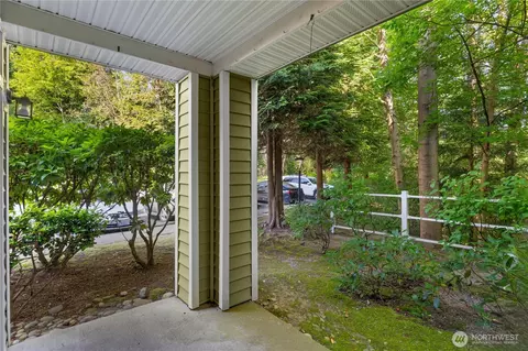 Exterior - 12712 Admiralty Way #E-101, Everett, WA 98204 photo 2 of 4