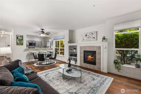 Living - 12712 Admiralty Way #E-101, Everett, WA 98204 photo 2 of 5