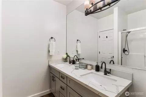 Bath - 12712 Admiralty Way #E-101, Everett, WA 98204 photo 1 of 5