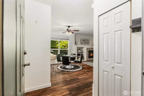 Entry Way - 12712 Admiralty Way #E-101, Everett, WA 98204 photo 1 of 1