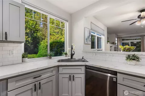 Kitchen - 12712 Admiralty Way #E-101, Everett, WA 98204 photo 2 of 5
