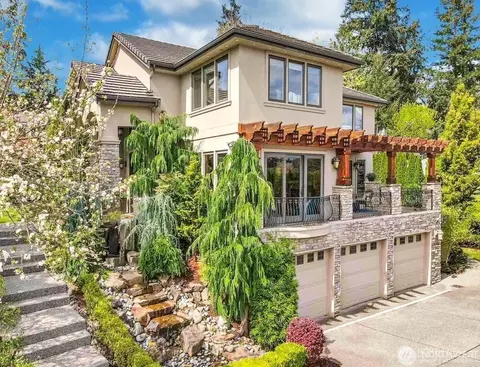 8234 SE 26th St, Mercer Island, WA 98040