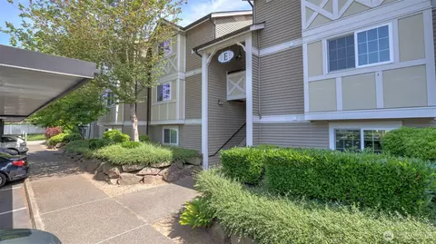 10619 SE 261st Pl #E303, Kent, WA 98030