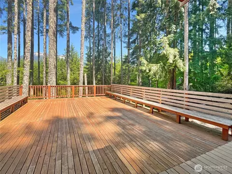 390 N Dow Mountain Dr, Hoodsport, WA 98548