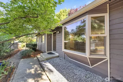 1229 SW 146th St, Burien, WA 98166