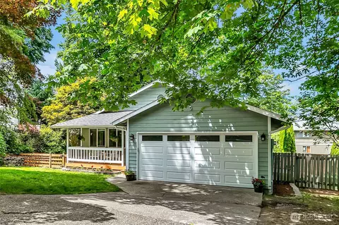 21628 SE 271st St, Maple Valley, WA 98038