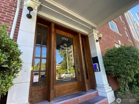 4725 15th Ave NE #14, Seattle, WA 98105