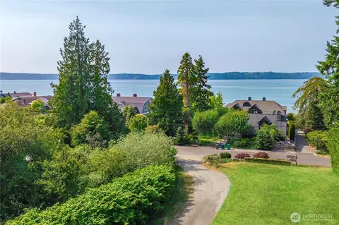 2855 SW 300th Pl, Federal Way, WA 98023