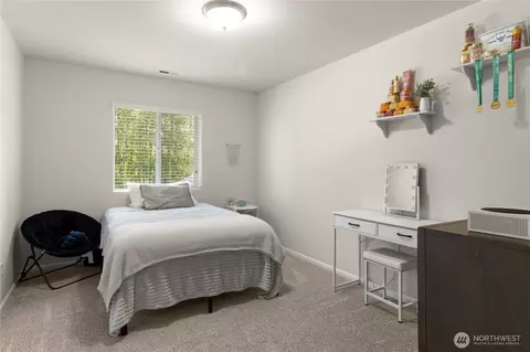 Bedroom - 902 Van Ogle Ln NW, Orting, WA 98360 photo 4 of 7