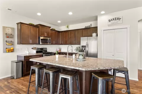 Kitchen - 902 Van Ogle Ln NW, Orting, WA 98360 photo 2 of 5