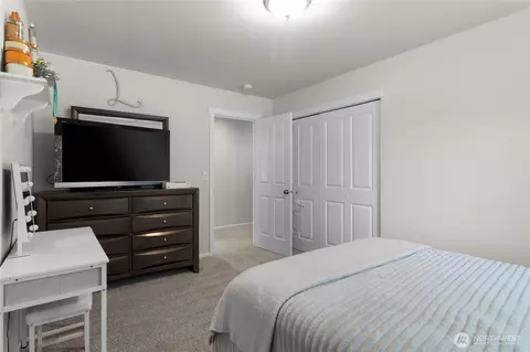 Bedroom - 902 Van Ogle Ln NW, Orting, WA 98360 photo 5 of 7