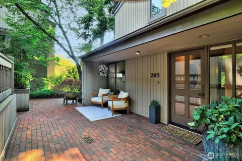 265 98th Ave NE, Bellevue, WA 98004