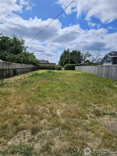 2212 10th St, Bremerton, WA 98312