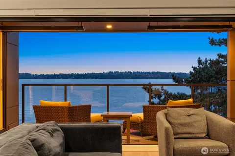 807 Lake St S #300, Kirkland, WA 98033