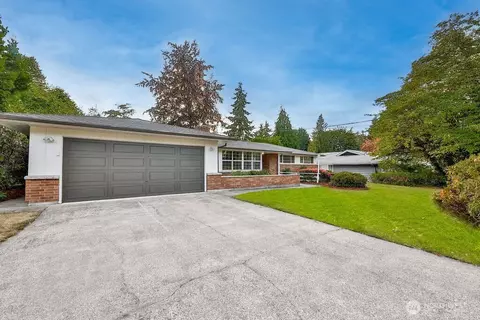 731 Maplewood Ave, Kent, WA 98030