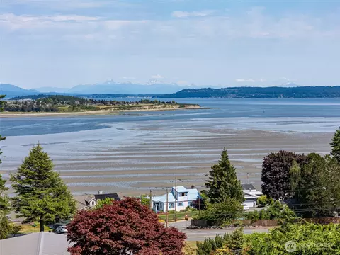 3162 SW Greatview Pl, Oak Harbor, WA 98277