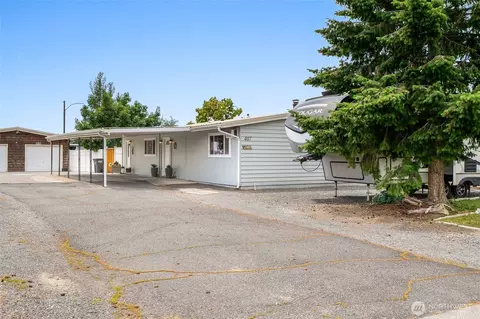 407 Offut Dr, Moses Lake, WA 98837