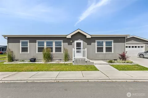 1701 E Burr Ave #67, Moses Lake, WA 98837