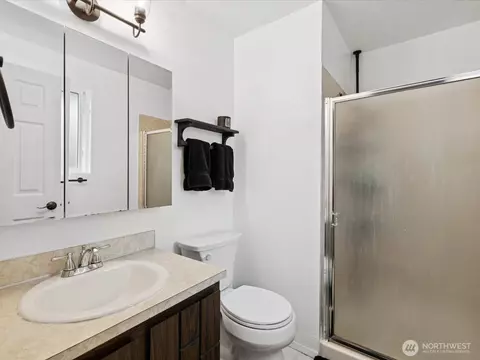 Bath - 2613 172nd Pl SE, Bothell, WA 98012 photo 1 of 2