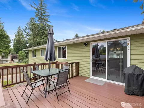 Exterior - 2613 172nd Pl SE, Bothell, WA 98012 photo 2 of 8
