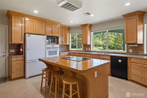 Kitchen - 61 Cricket Ln, Sequim, WA 98382 photo 1 of 3