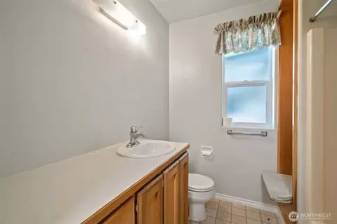 Bath - 61 Cricket Ln, Sequim, WA 98382 photo 4 of 4