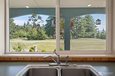 Kitchen - 61 Cricket Ln, Sequim, WA 98382 photo 3 of 3